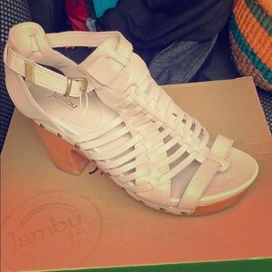 Jambu Adventure Designs Footwear (Shoes) size 8.5.